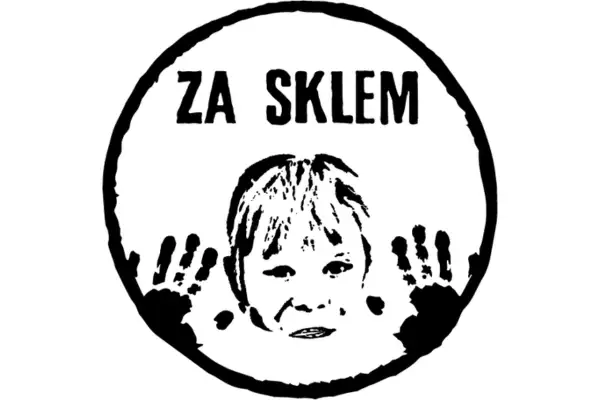 Za sklem